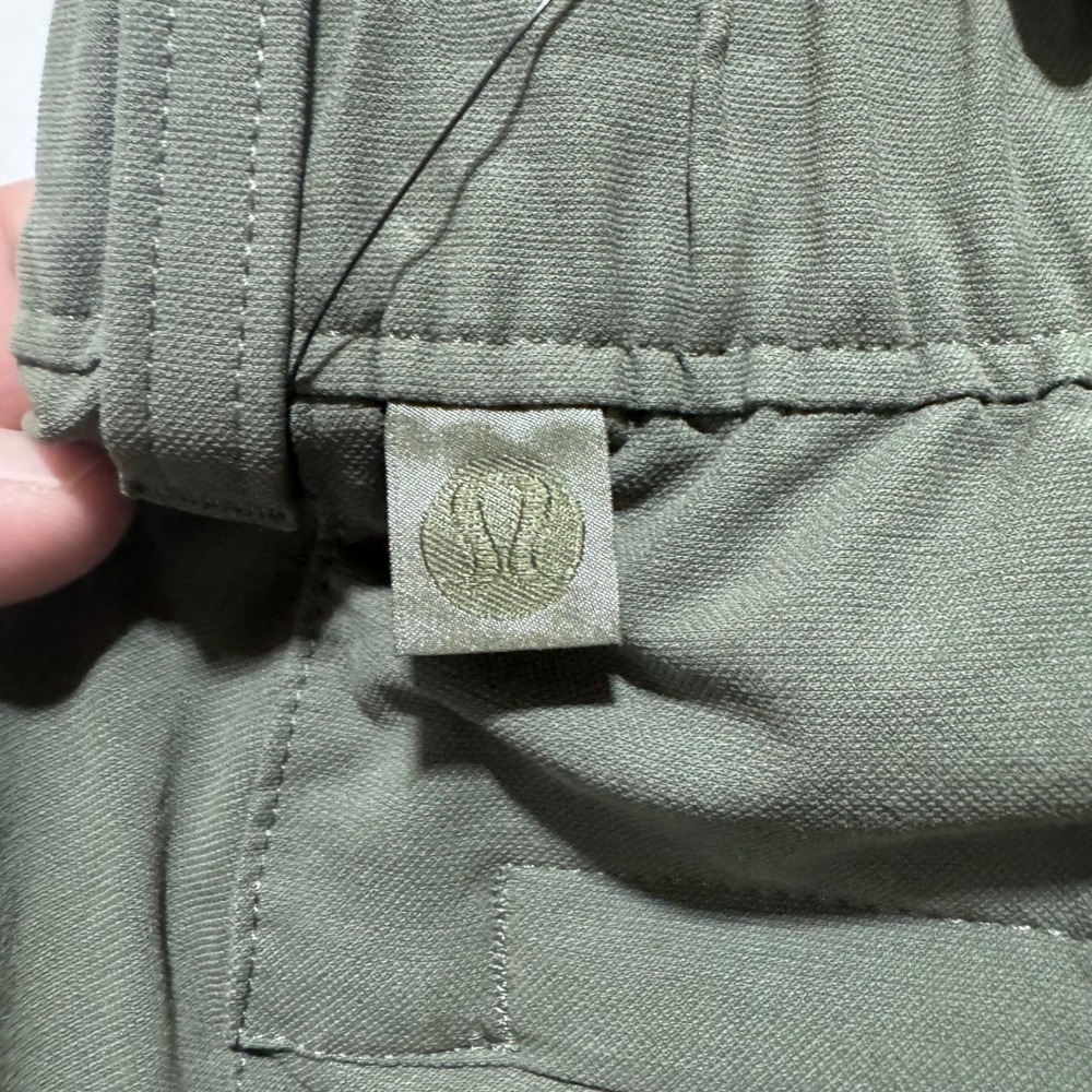 Lululemon VersaTwill Relaxed-Fit Cargo Pant Army Green Mens‎ 38 LM5B13S NEW $148 - Picture 12 of 13